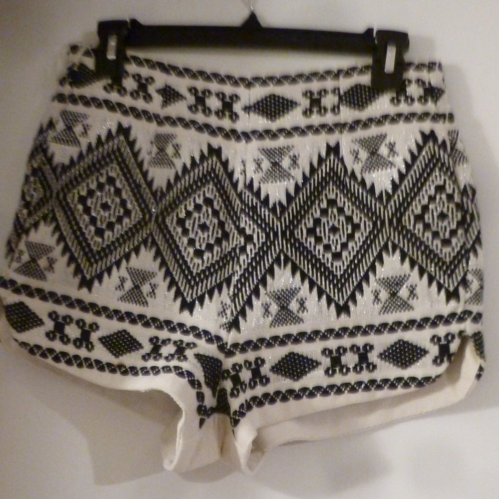 NWOT SEXY Mango High Waist zip back  closure Shorts Sz 6